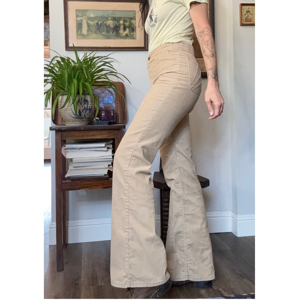 Vintage 70s Levis White Tab Corduroy Pants Tan Beige High Waist bellbottom flare